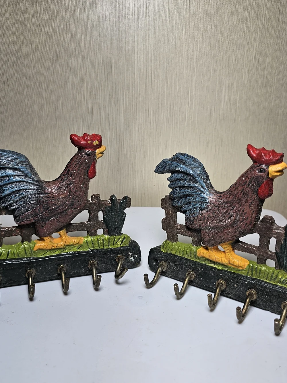 Vintage Cast Iron Rooster Key Holder Wall Hook Rack Set Lot of 2 Farmhouse